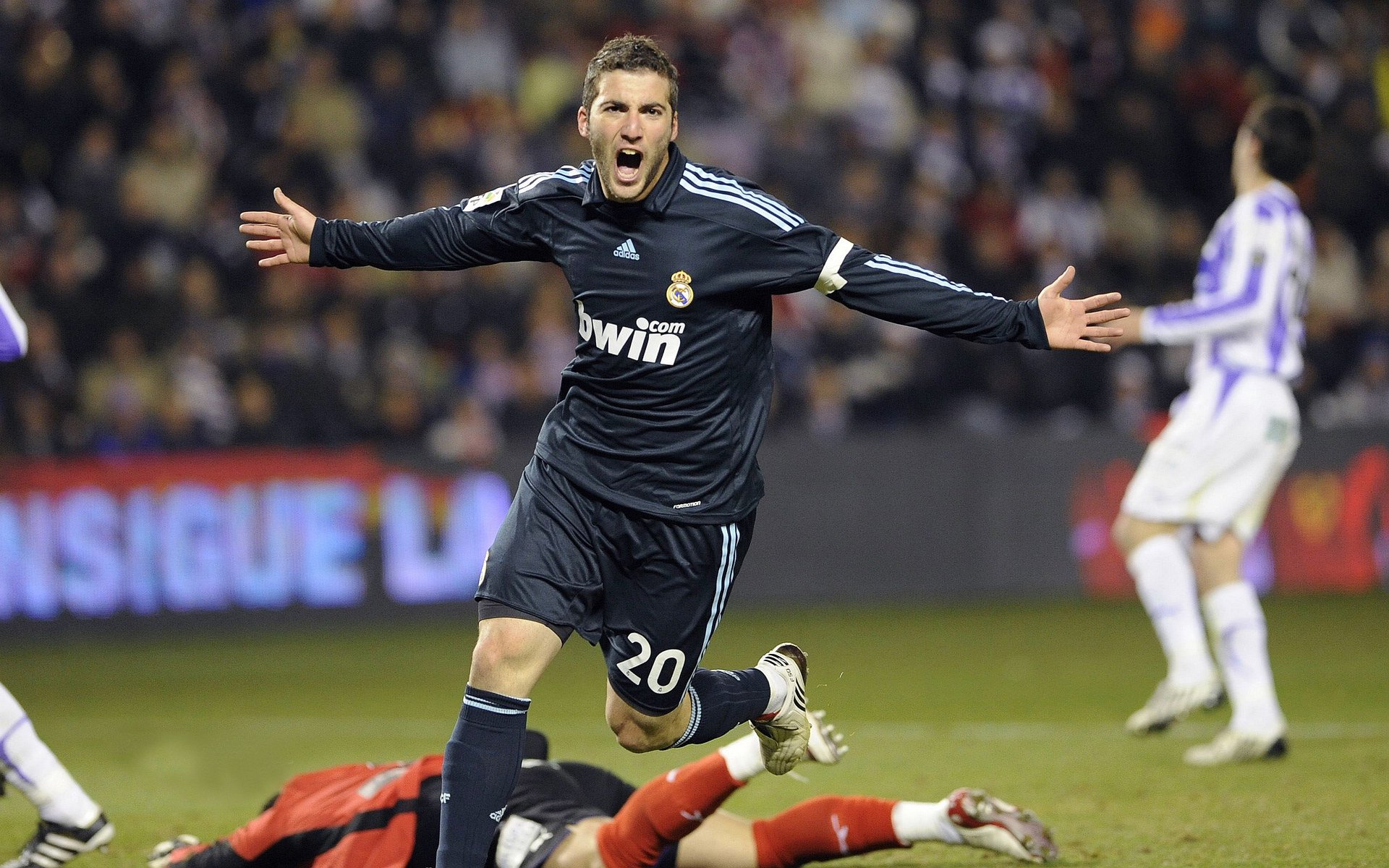 开云体育官方app-FaZe出席英雄联盟电竞高峰论坛，faze战队成员介绍